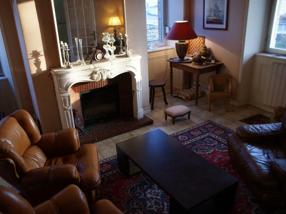 Les Voisins De L'Illet Bed & Breakfast Erce-pres-Liffre Eksteriør bilde